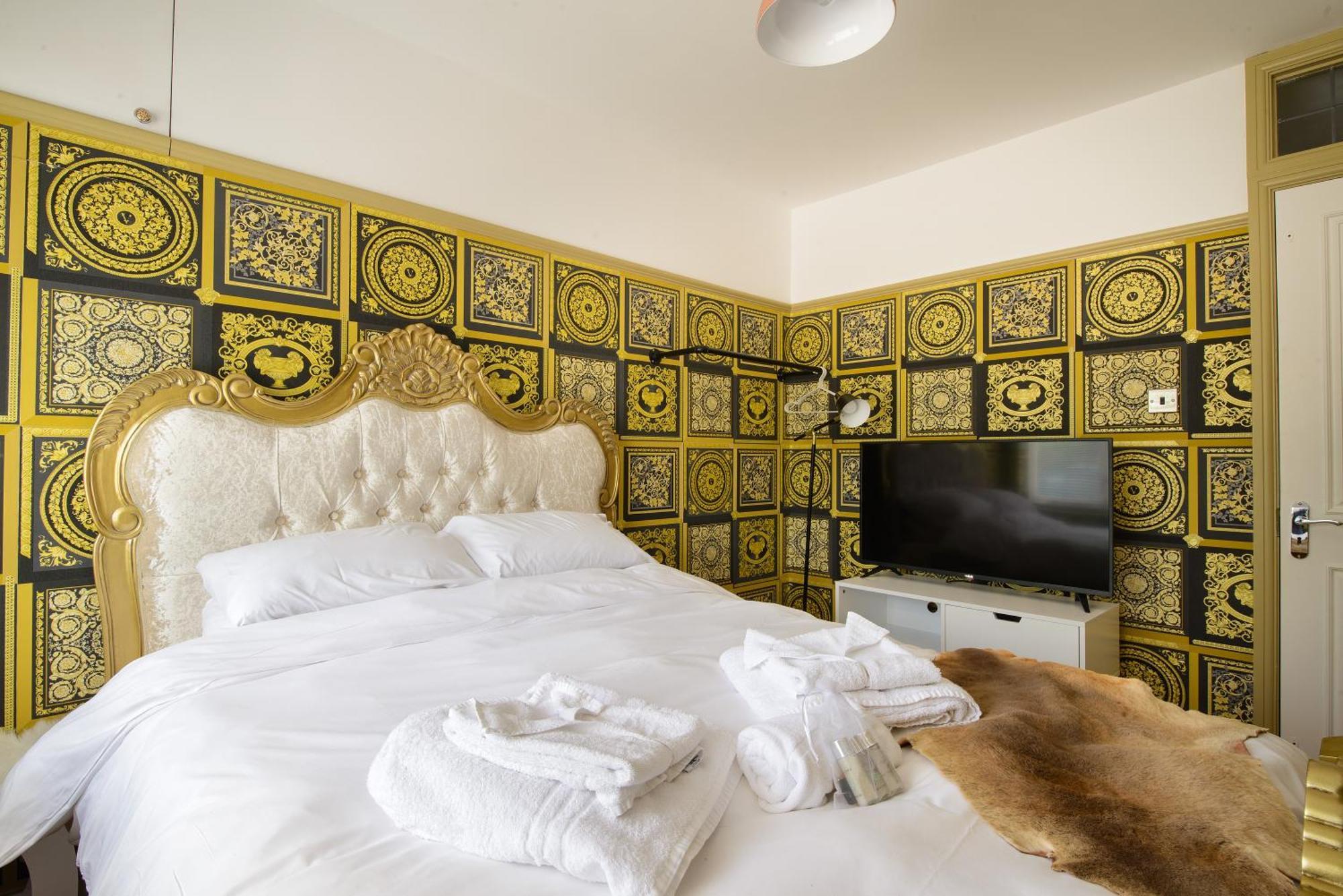 Deluxe 4 Or 5 Bed House With Hot Tub, Cinema Room Sleeps 15 Saffron Walden Extérieur photo
